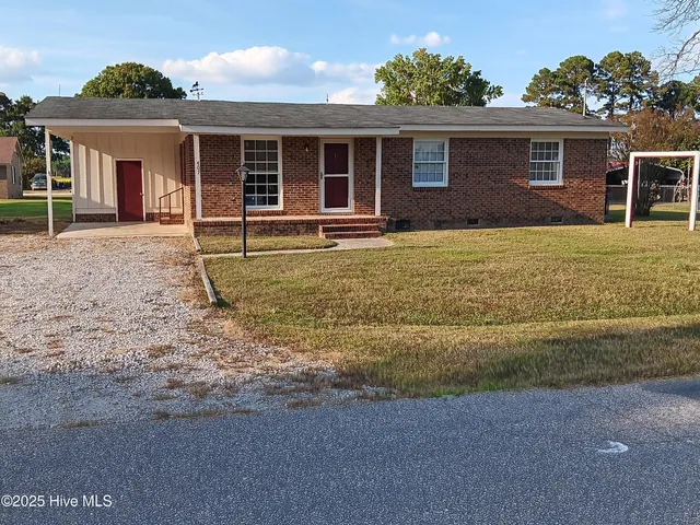 $164,000 | 407 Pineview Street, Lucama, NC 27851