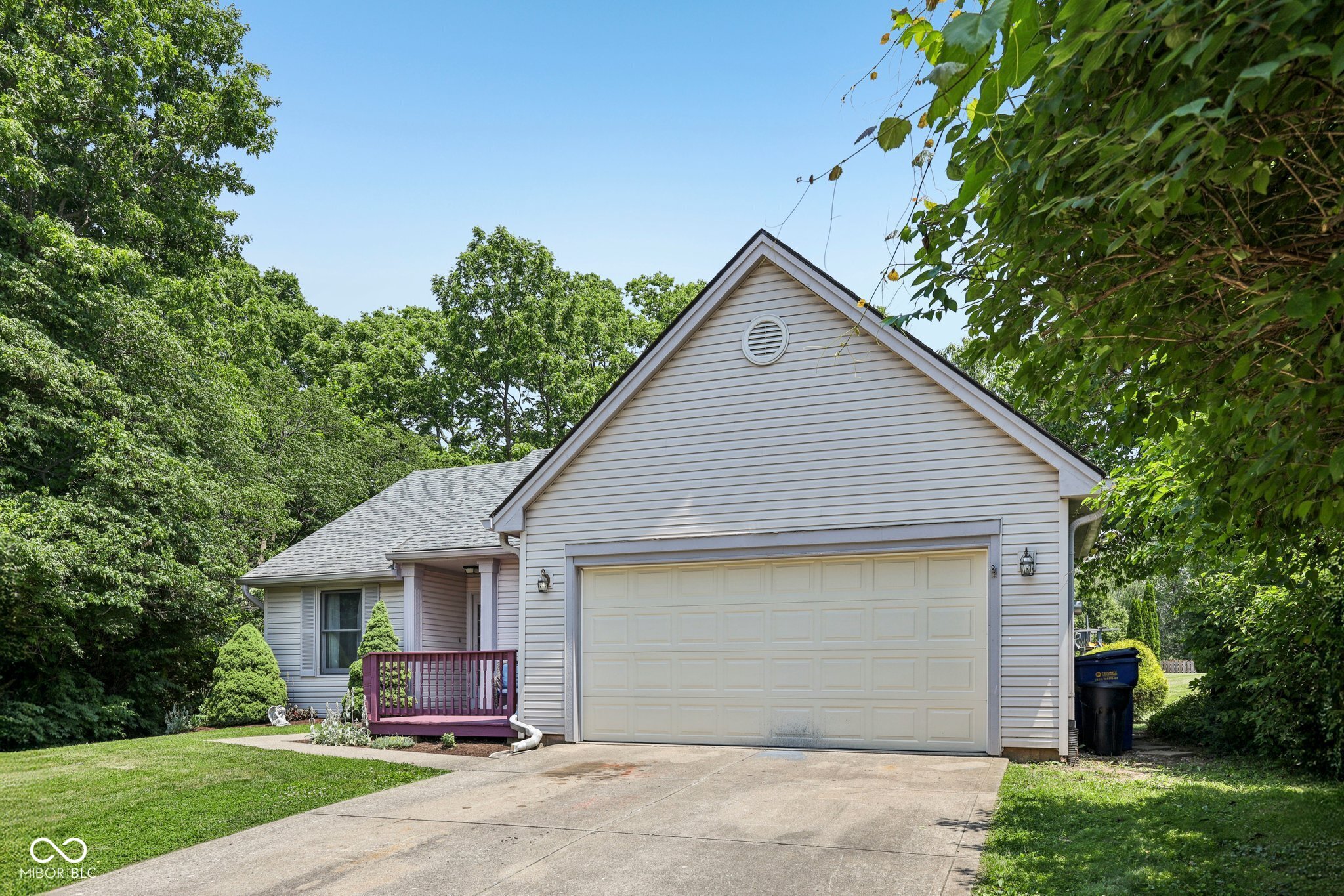 7831 Bayridge Drive Indianapolis, IN 46236 - Photo 2 of 34