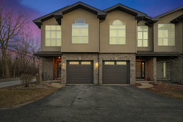 $230,000 | 15725 Kedzie Avenue, Unit 9, Markham, IL 60428