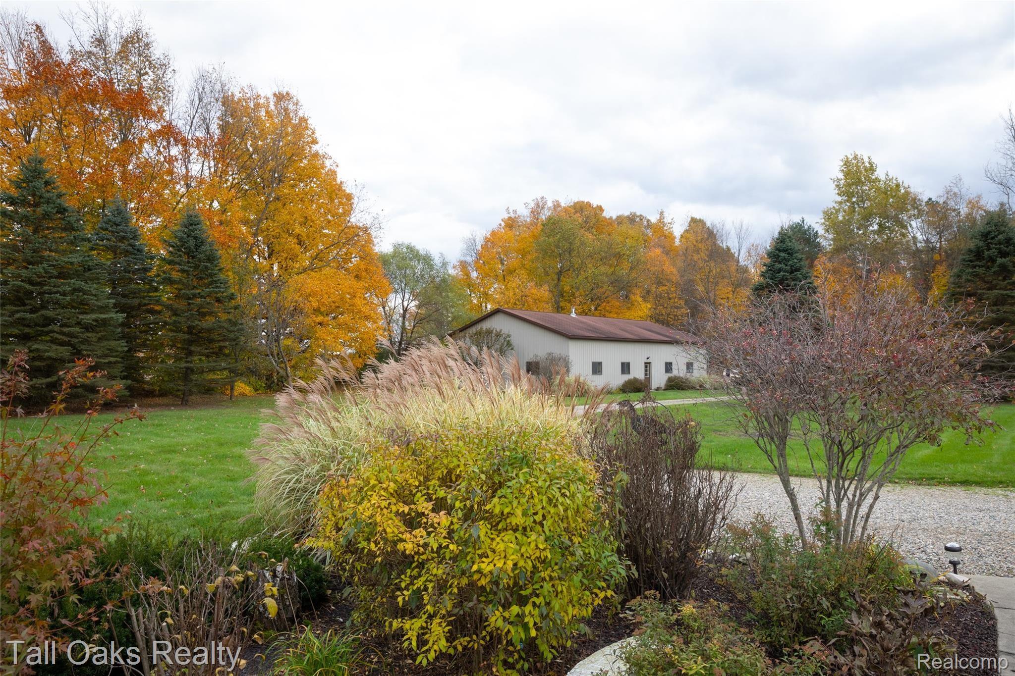 2636 North Lapeer Road Lapeer, MI 48446 - Photo 19 of 52 Barn 1.jpg