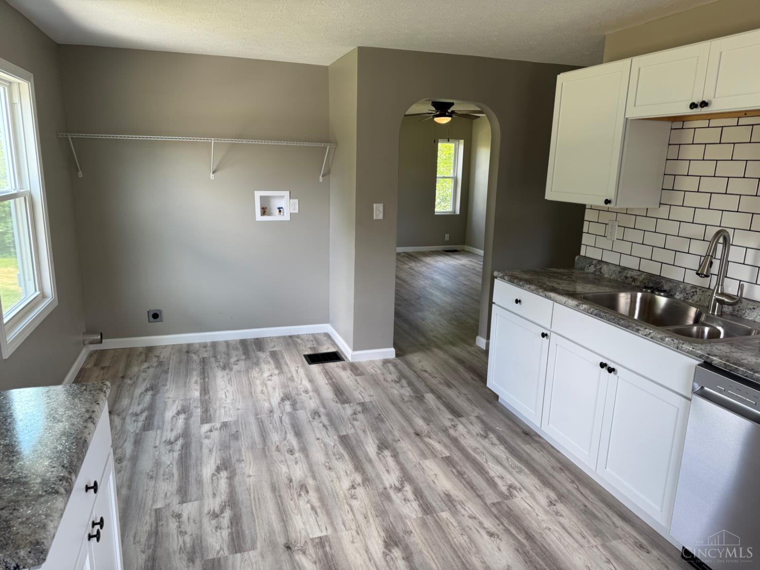 569 Beissinger Road Hamilton, OH 45013 - Photo 8 of 32