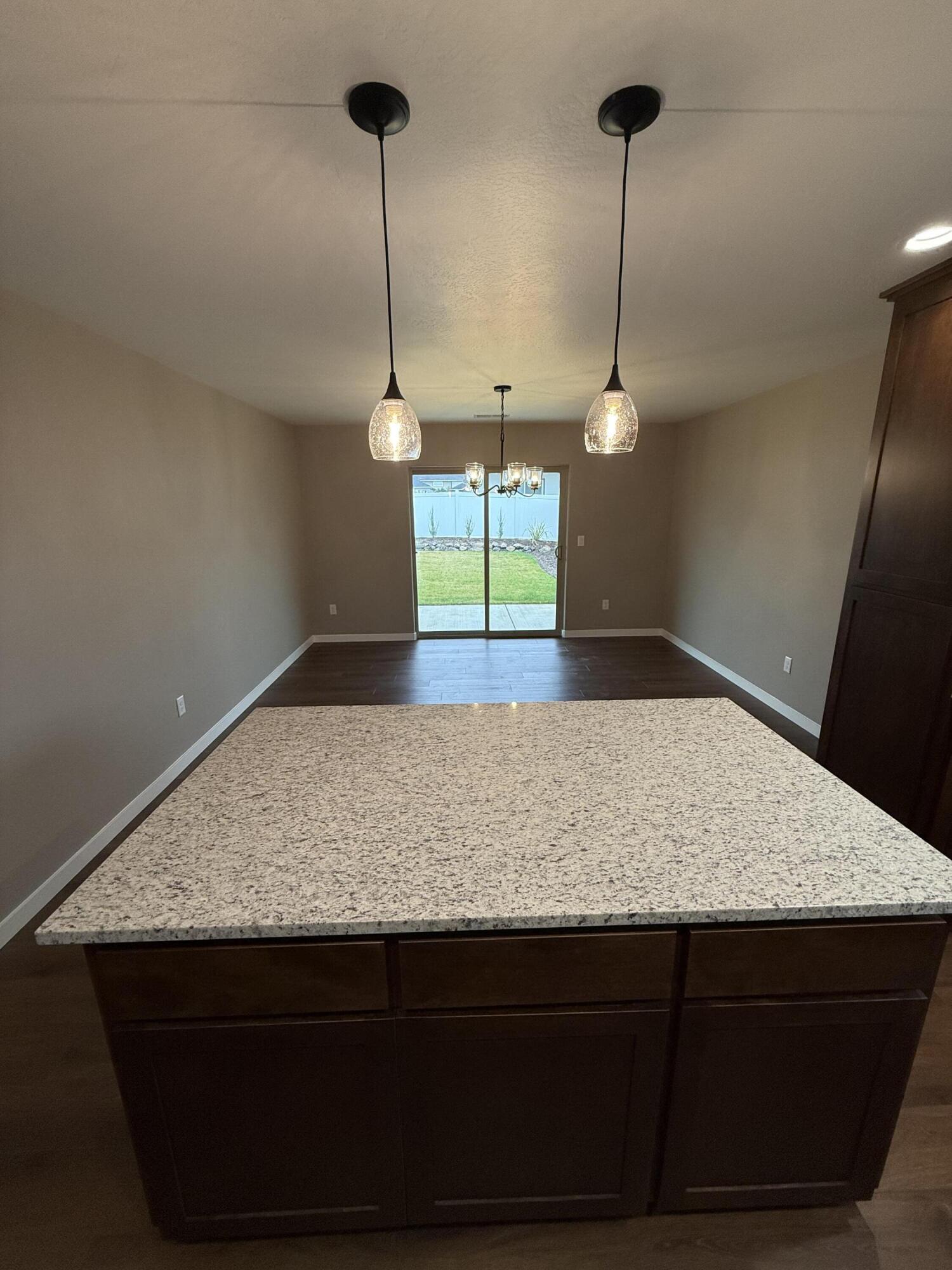 3738 Springbrook Road Medford, OR 97504 - Photo 21 of 29 IMG_1039