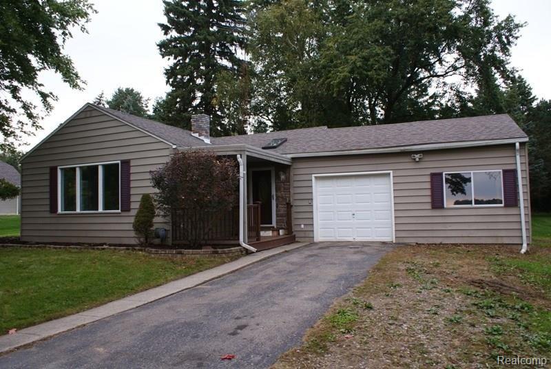 11047 East Richfield Road Davison, MI 48423 - Photo 1 of 18 DSC07522.JPG