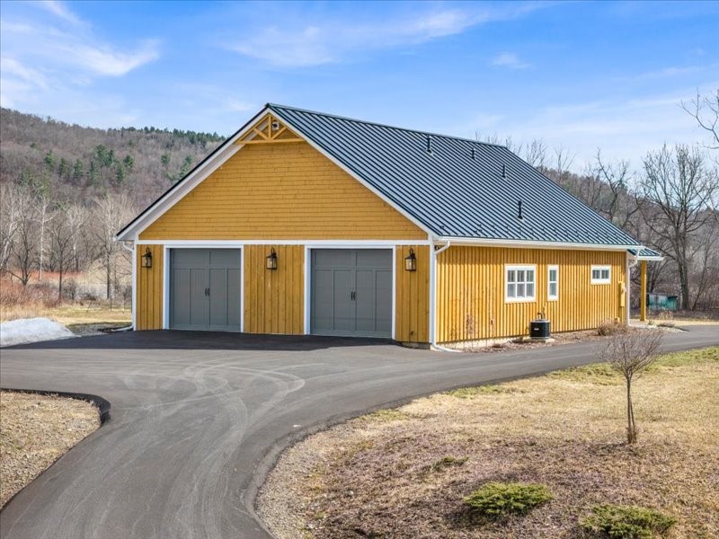 1270 River Road Binghamton, NY 13901 - Photo 4 of 49 Gallery Image 4