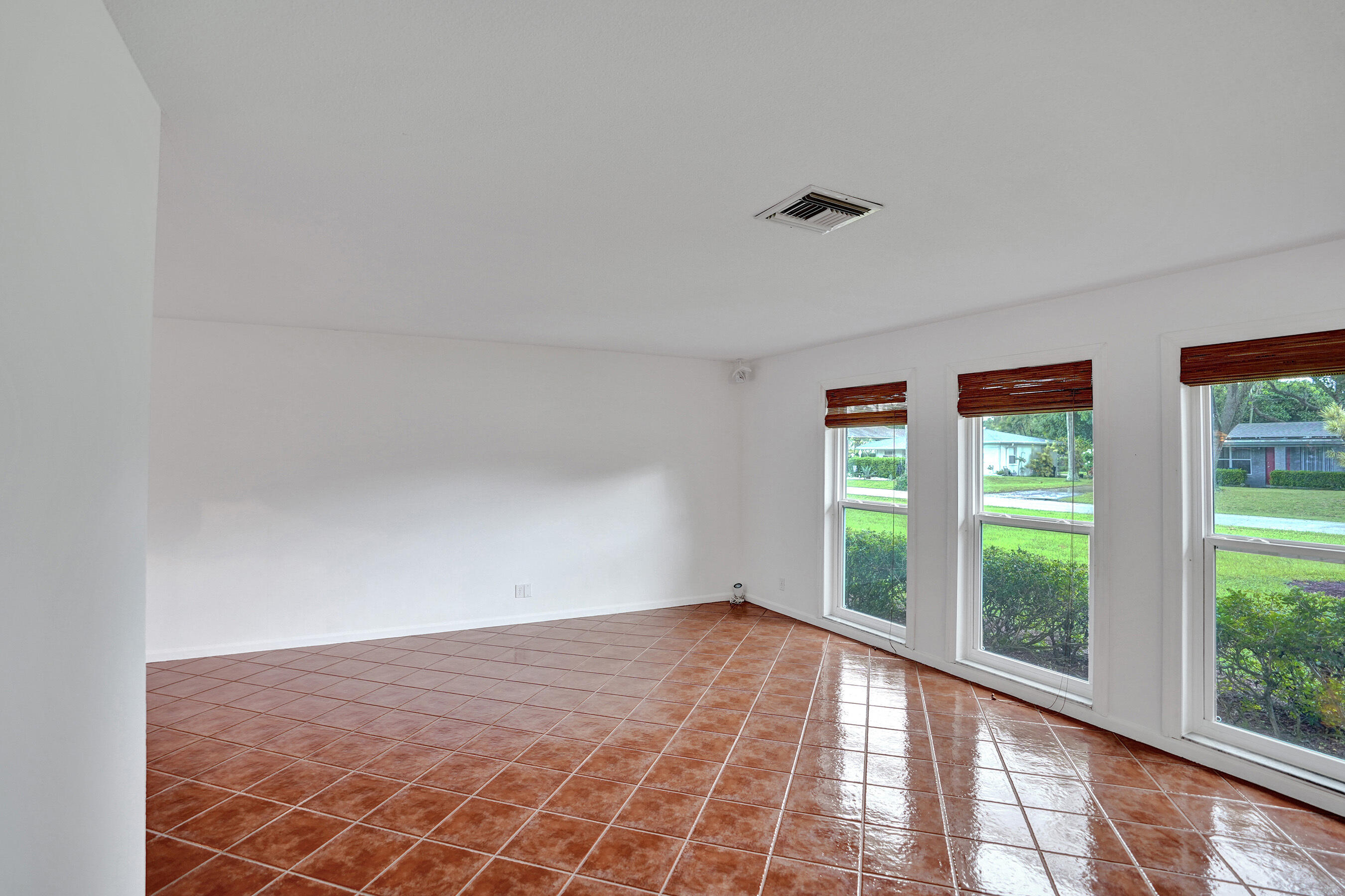 5308 Garfield Road Delray Beach, FL 33484 - Photo 8 of 77 DSC02986