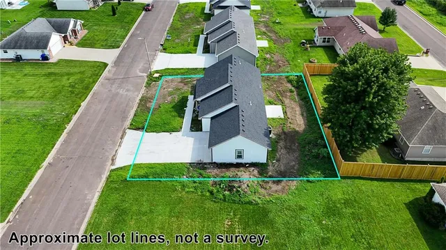 $307,500 | 706 Ivy Lane, Sedalia, MO 65301