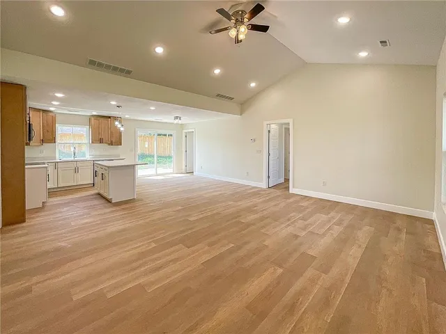 $307,500 | 706 Ivy Lane, Sedalia, MO 65301