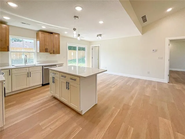 $307,500 | 706 Ivy Lane, Sedalia, MO 65301