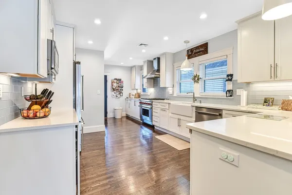 $5,000 | 58 Metropolitan Avenue, Unit 2, Boston, MA 02131