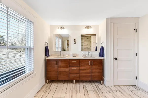 $5,000 | 58 Metropolitan Avenue, Unit 2, Boston, MA 02131