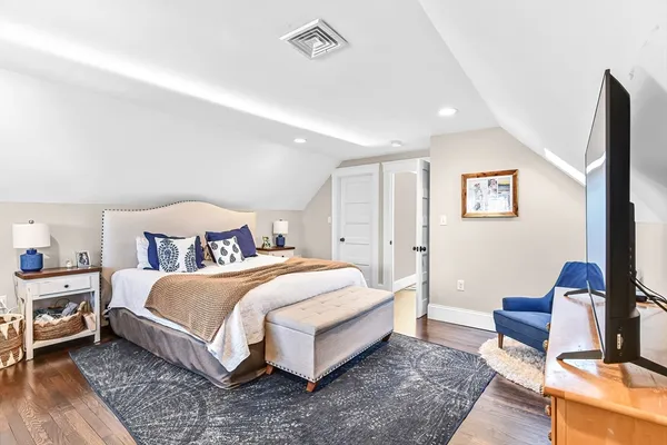 $5,000 | 58 Metropolitan Avenue, Unit 2, Boston, MA 02131