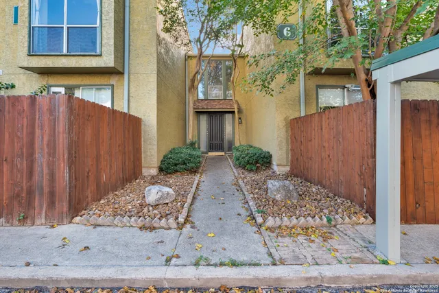 $1,885 | 3678 Hidden Drive, Unit 601, San Antonio, TX 78217