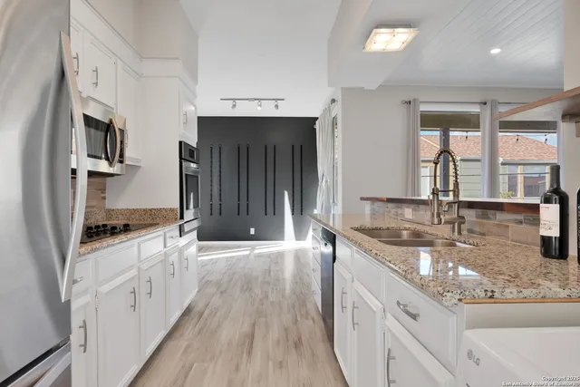 $1,885 | 3678 Hidden Drive, Unit 601, San Antonio, TX 78217