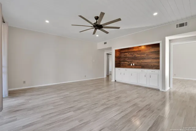 $1,885 | 3678 Hidden Drive, Unit 601, San Antonio, TX 78217