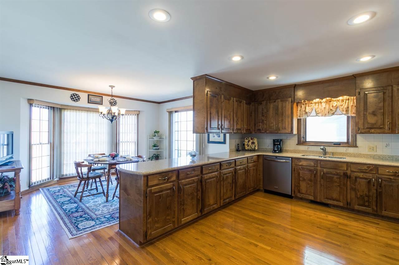 113 River Oaks Road Greer, SC 29650 - Photo 7 of 36 Gallery Image 7