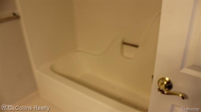 33546 Utica Road Fraser, MI 48026 - Photo 9 of 13 9.JPG