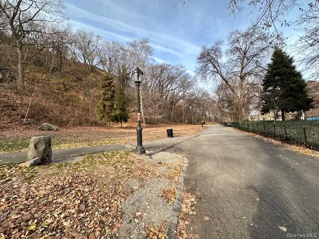 $239,998 | 225 Bennett Avenue, Unit 2R | Hudson Heights