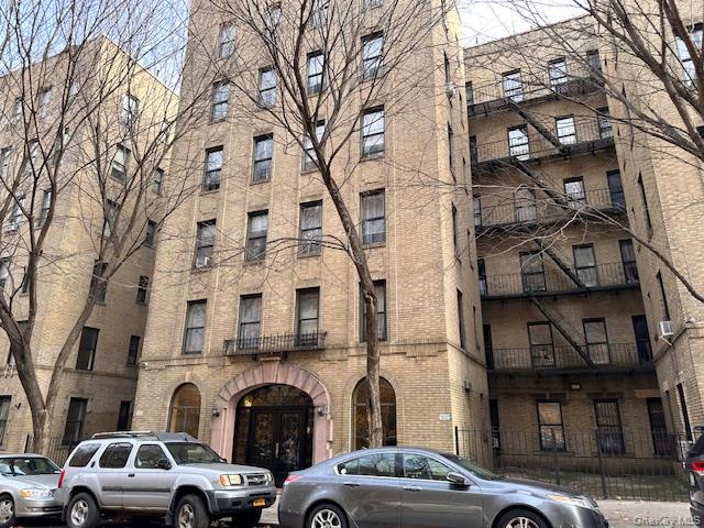 225 Bennett Avenue, Unit 2R Manhattan, NY 10040 - Photo 3 of 25 a building view