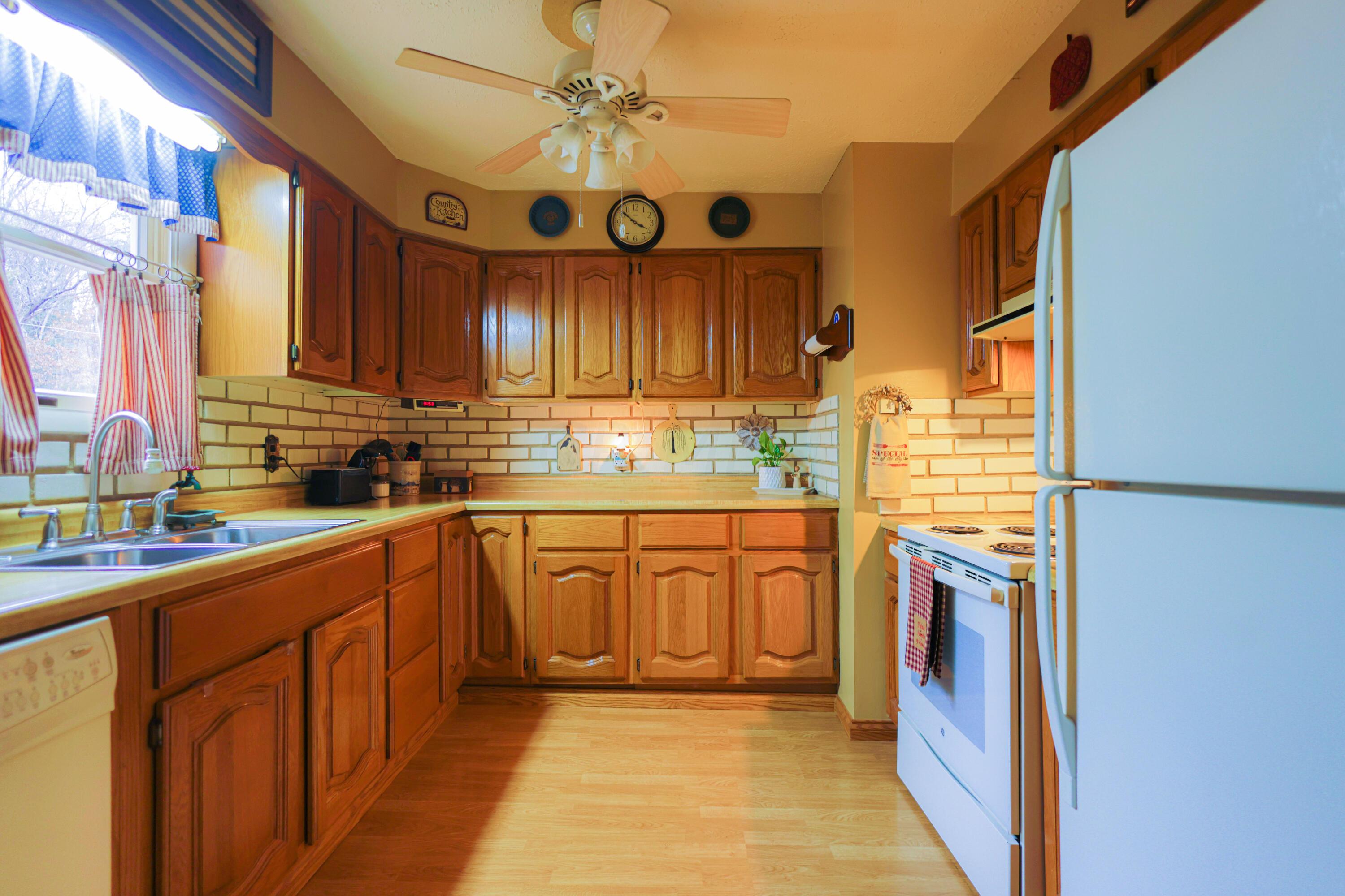 500 Ingalls Road Wellston, OH 45692 - Photo 6 of 14 6. Kitchen