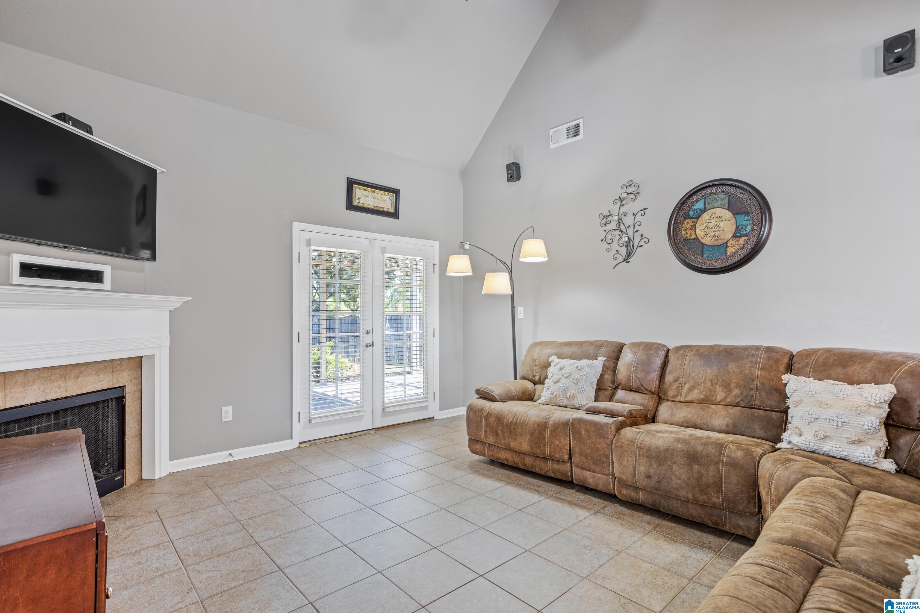124 Robin Street Calera, AL 35040 - Photo 5 of 43