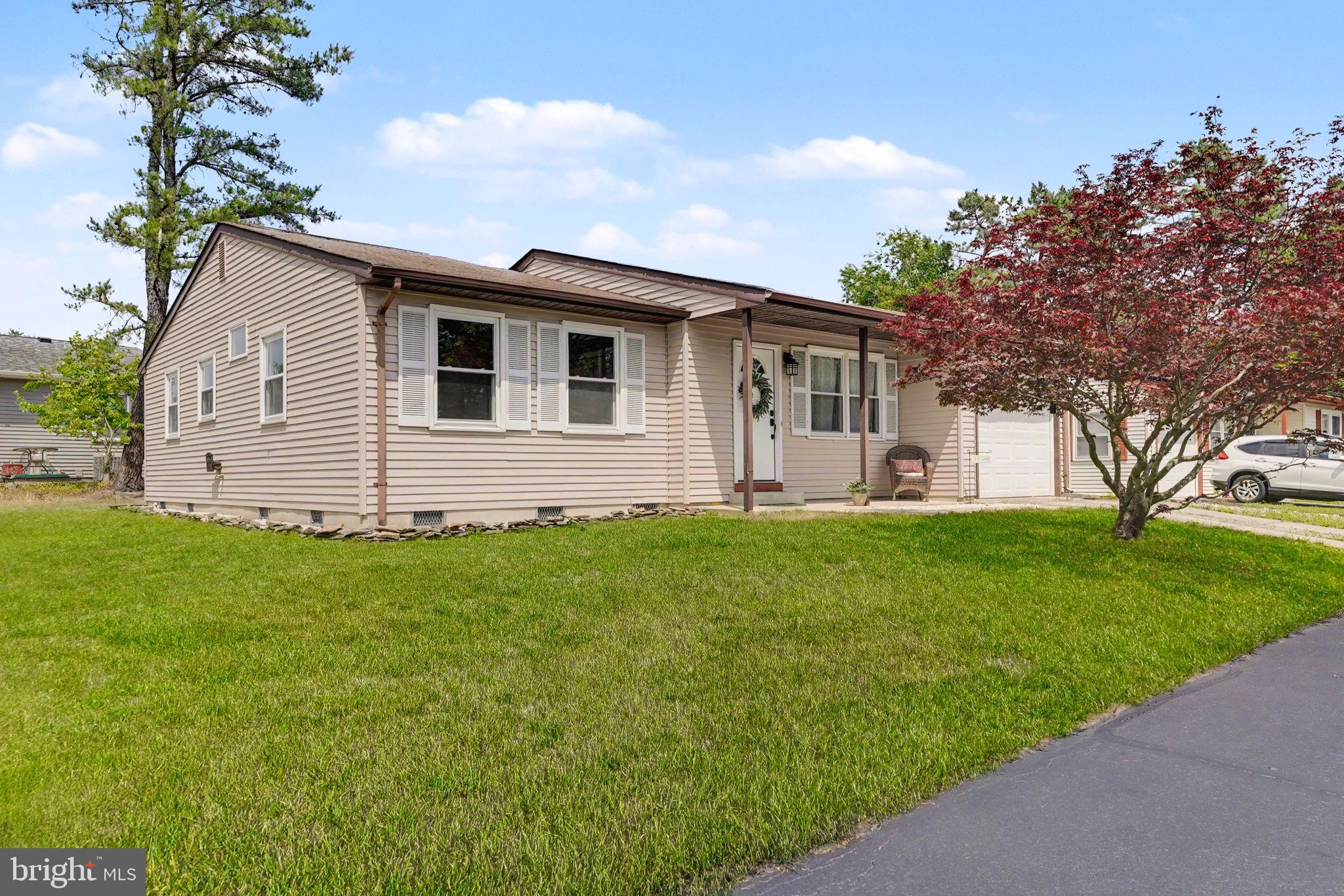 20 Hummingbird Lane Whiting, NJ 08759 - Photo 2 of 27