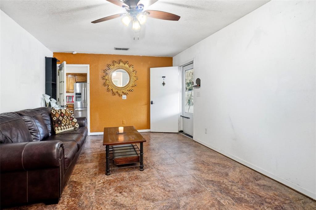 904 South Perrin Street Decatur, TX 76234 - Photo 14 of 31