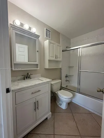$2,400 | 8510 Northwest 3rd Lane, Unit 508, Miami, FL 33126
