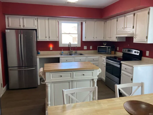 $185,000 | 711 Sandalwood Drive, Ossian, IN 46777