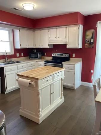 $185,000 | 711 Sandalwood Drive, Ossian, IN 46777