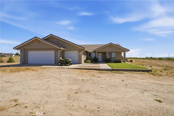 $1,050,000 | 8020 Baron Way, Paso Robles, CA 93446