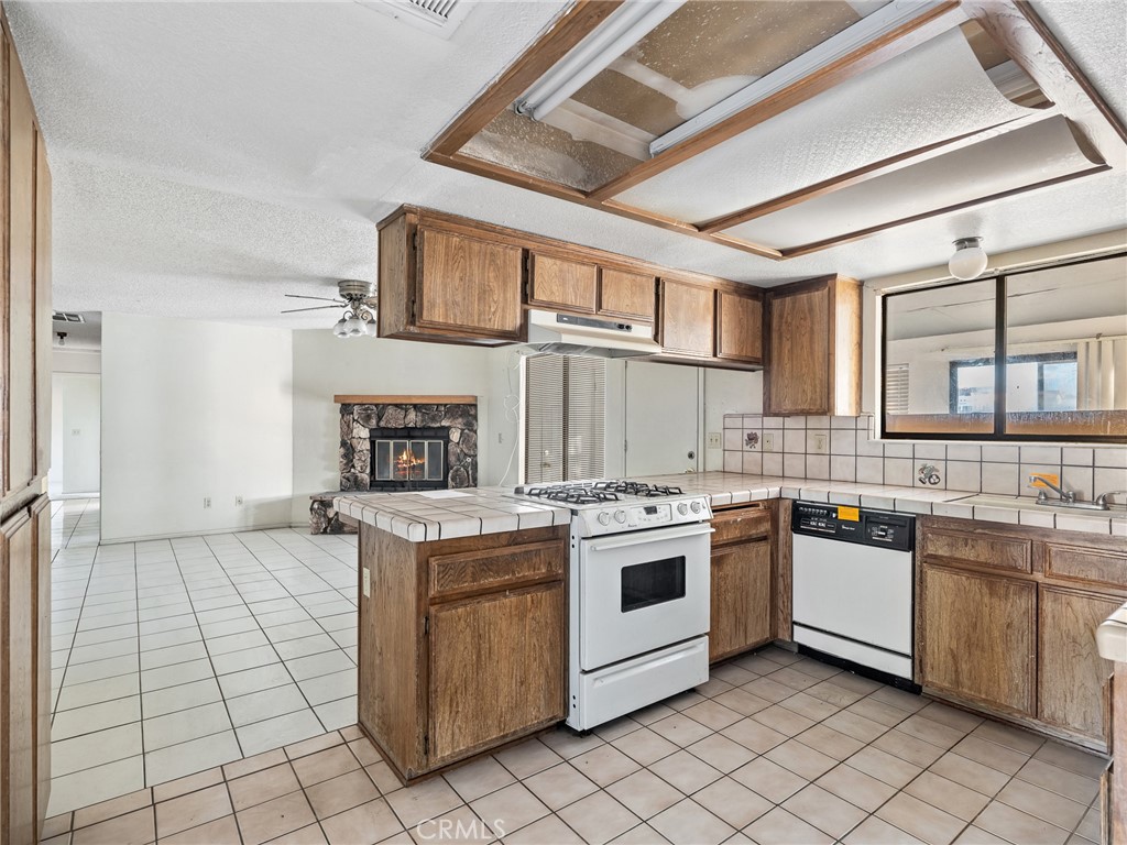 14669 La Brisa Road Victorville, CA 92392 - Photo 20 of 41