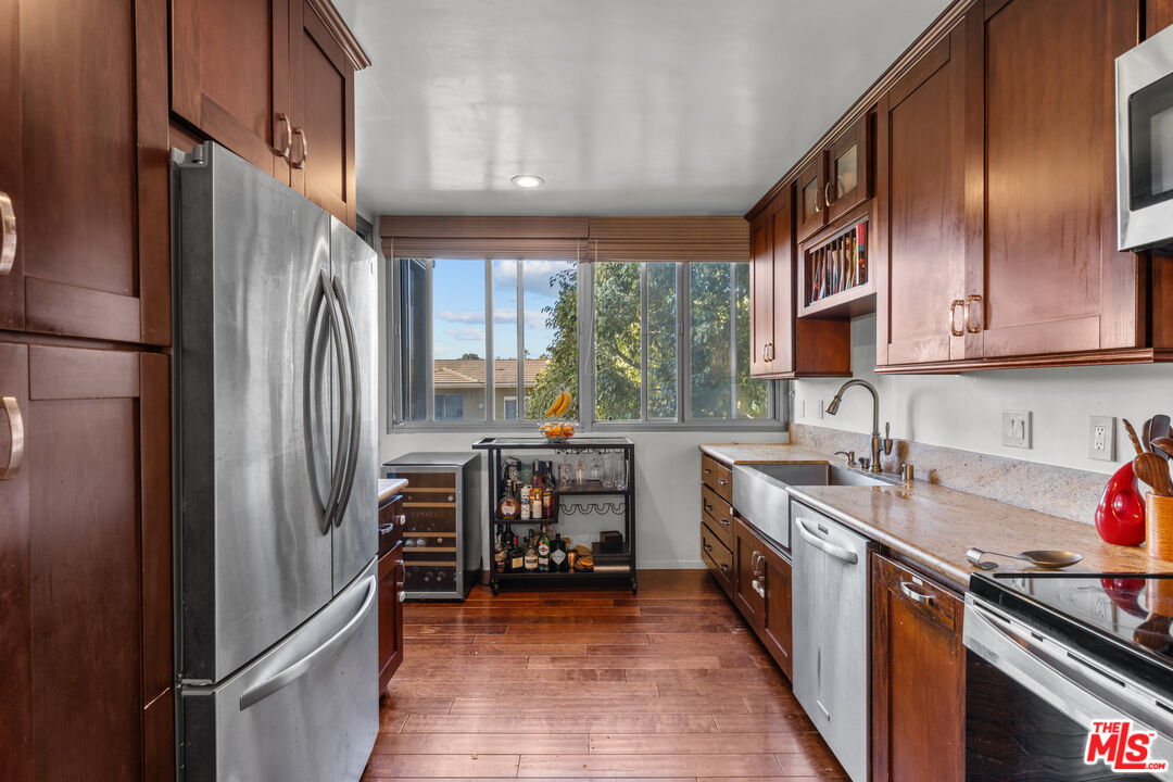 8701 Delgany Avenue, Unit 112 Playa del Rey, CA 90293 - Photo 9 of 22