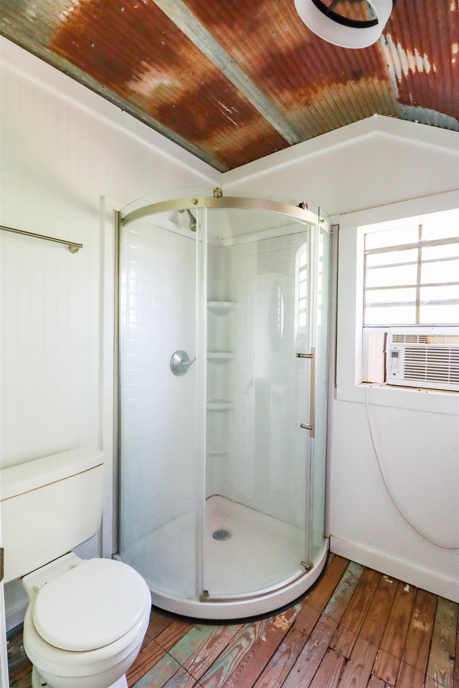 283 Forked Deer Road Ripley, TN 38063 - Photo 20 of 23 a bathroom with a toilet and a shower