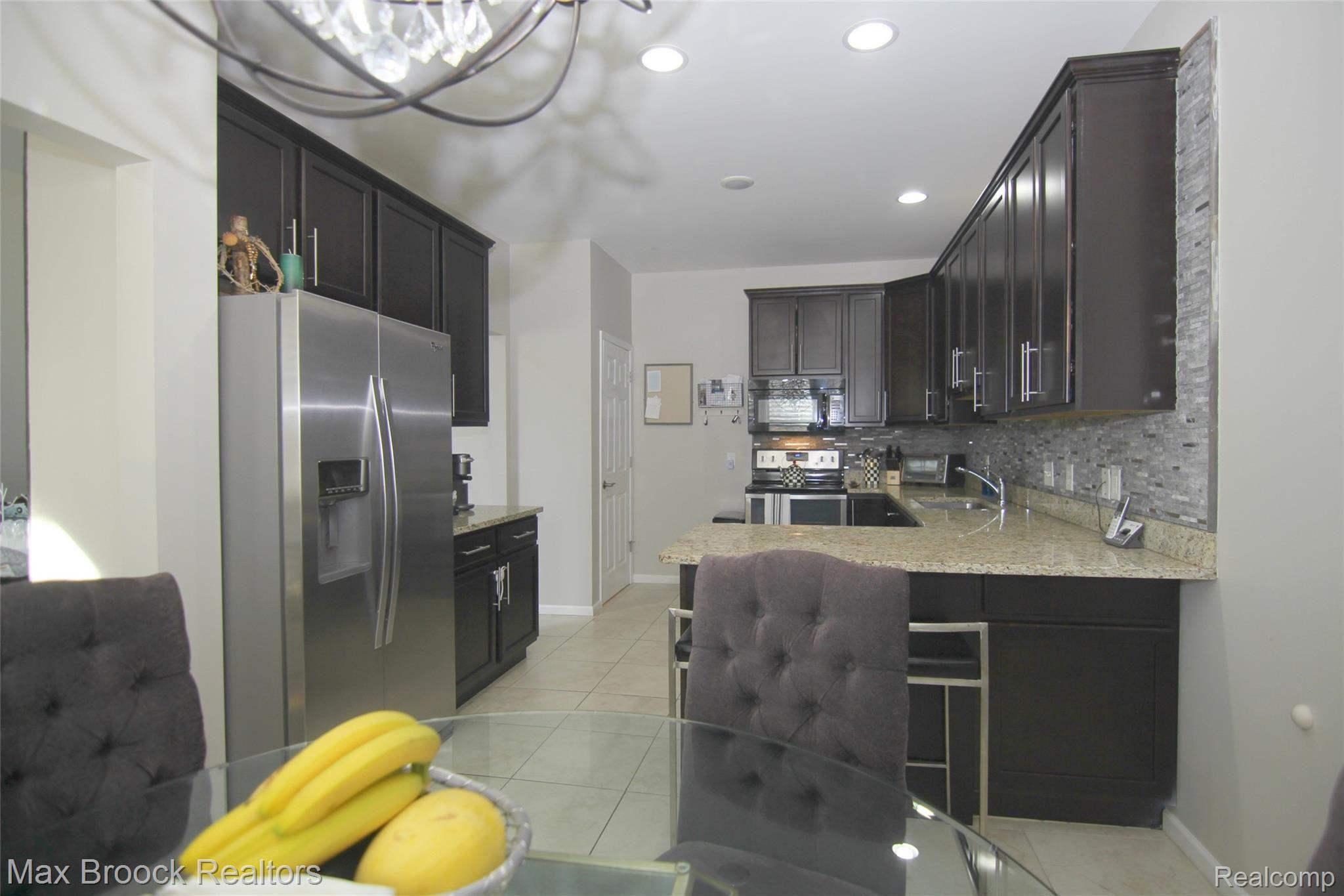 41582 Mitchell Road, Unit 161 Novi, MI 48377 - Photo 7 of 15 Stainless Steel Appliances