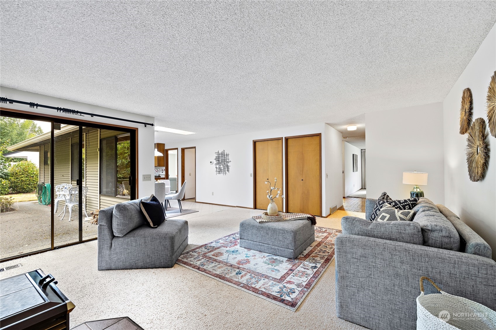 40 Chelan Key Bellevue, WA 98006 - Photo 15 of 29 a living room with furniture and a large window