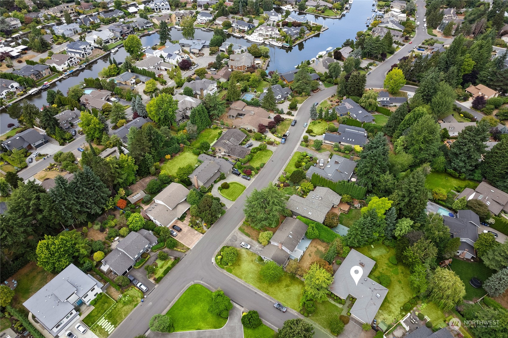 40 Chelan Key Bellevue, WA 98006 - Photo 3 of 29 view of a city