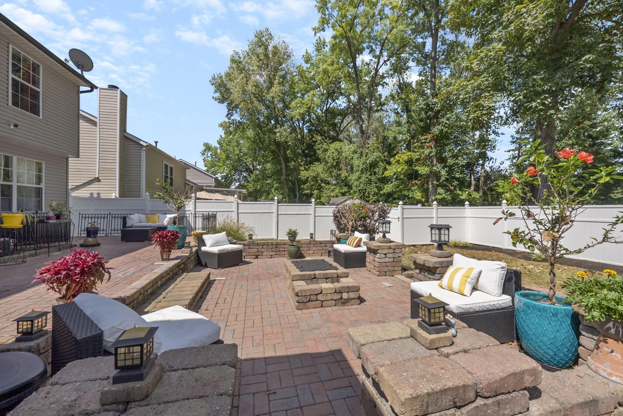 3290 Pine Valley Road Columbus, OH 43219 - Photo 35 of 39 Patio