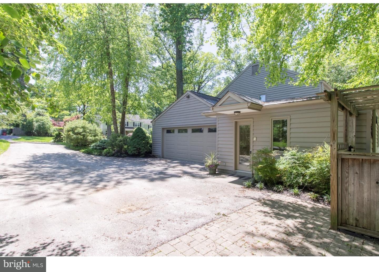 461 Woodcrest Road Wayne, PA 19087 - Photo 2 of 25 Exterior Side