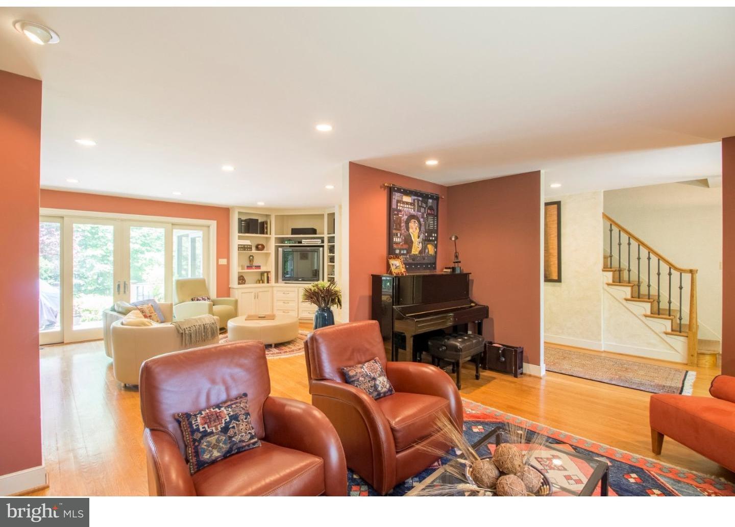 461 Woodcrest Road Wayne, PA 19087 - Photo 3 of 25 Living Room