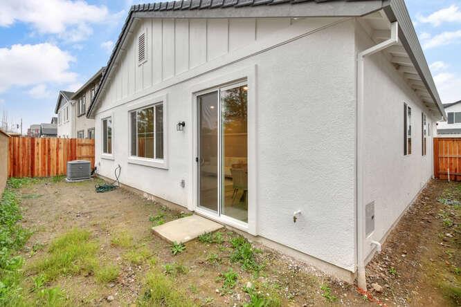 1480 Westwind Way Rocklin, CA 95765 - Photo 25 of 27 a bathroom with a sink and mirror