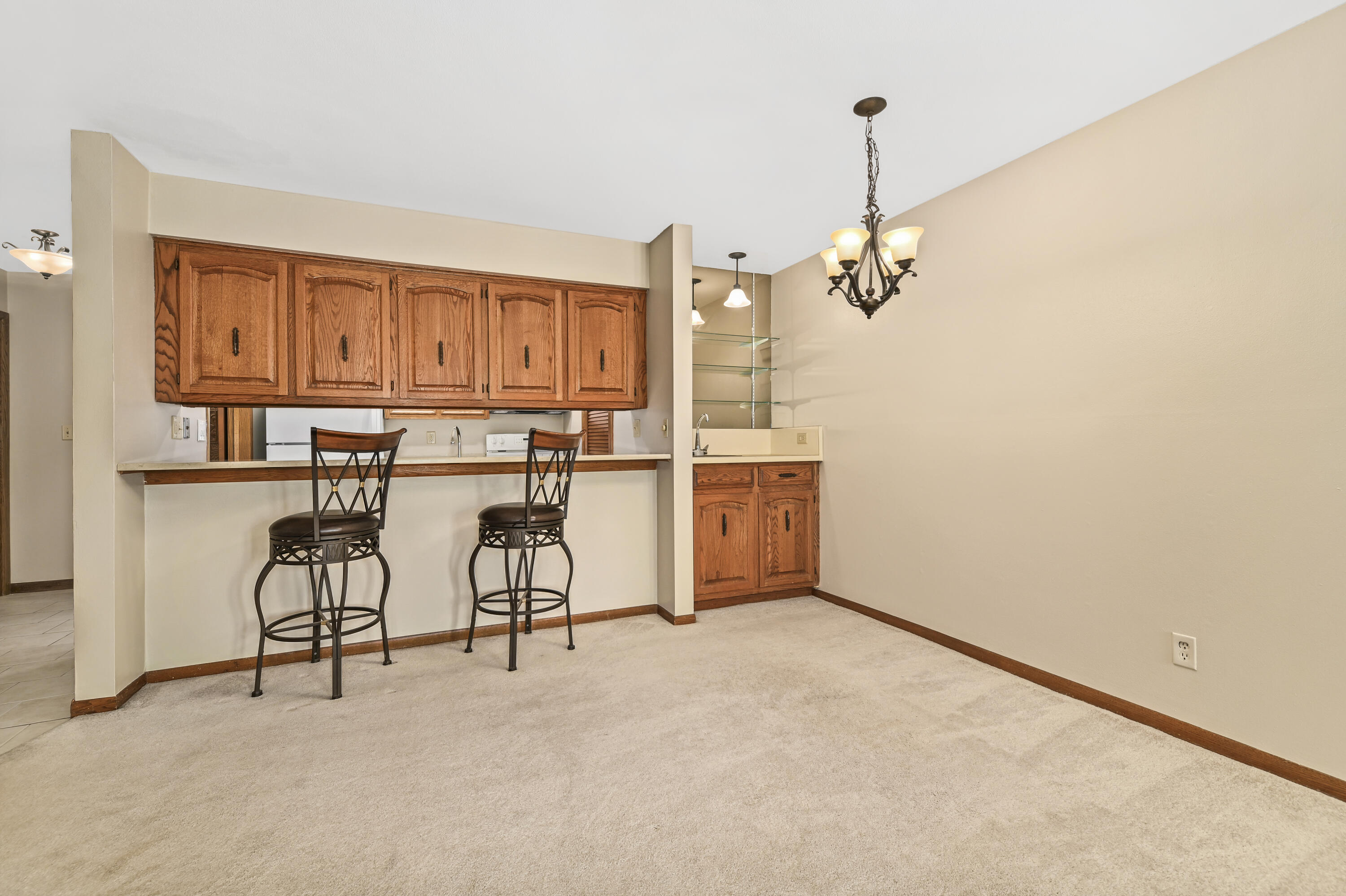 N85-w15700 Ridge Road, Unit 104 Menomonee Falls, WI 53051 - Photo 9 of 42 EUP_1063