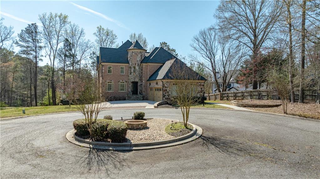 7611 Regency Circle Atlanta, GA 30350 - Photo 2 of 80