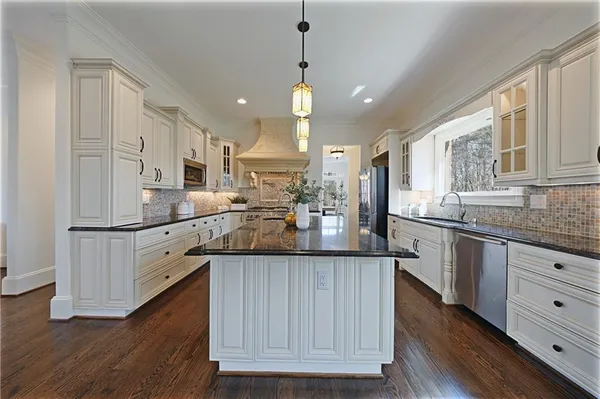 $1,695,000 | 7611 Regency Circle, Atlanta, GA 30350
