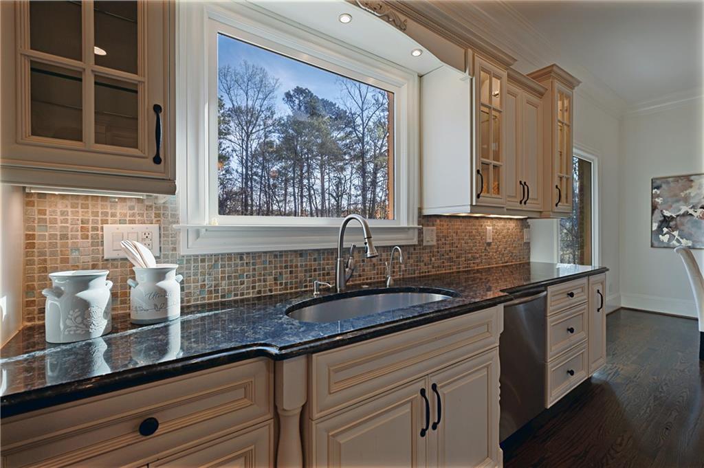 7611 Regency Circle Atlanta, GA 30350 - Photo 30 of 80