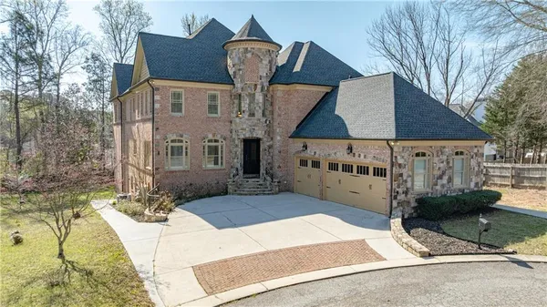 $1,695,000 | 7611 Regency Circle, Atlanta, GA 30350