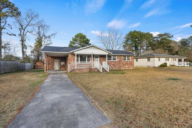 $300,000 | 122 Elmora Avenue, Goose Creek, SC 29445