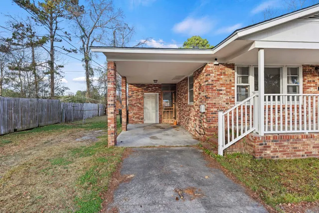 $300,000 | 122 Elmora Avenue, Goose Creek, SC 29445
