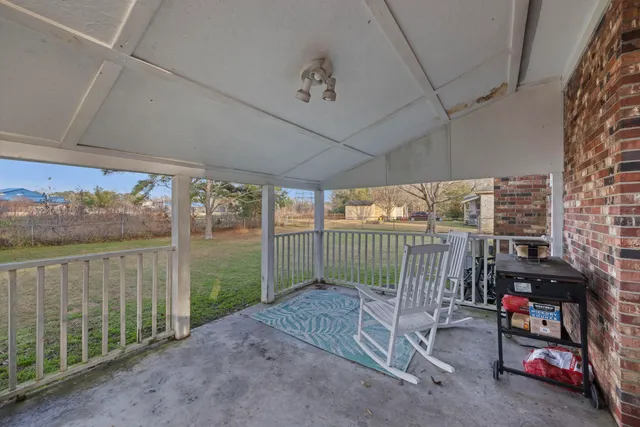 $300,000 | 122 Elmora Avenue, Goose Creek, SC 29445