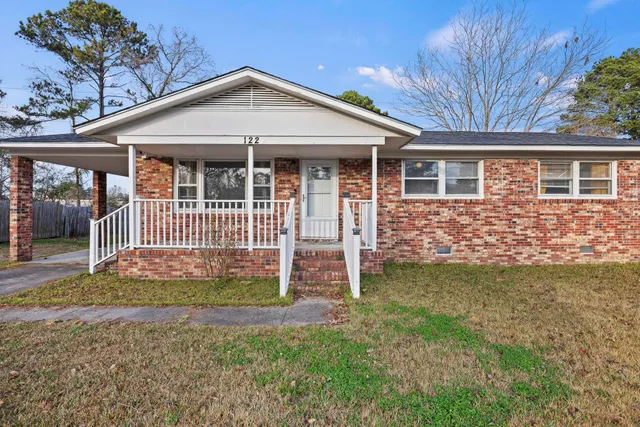 $300,000 | 122 Elmora Avenue, Goose Creek, SC 29445