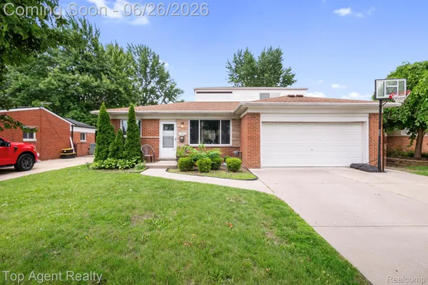$270,000 | 13712 La Chene Avenue, Warren, MI 48088
